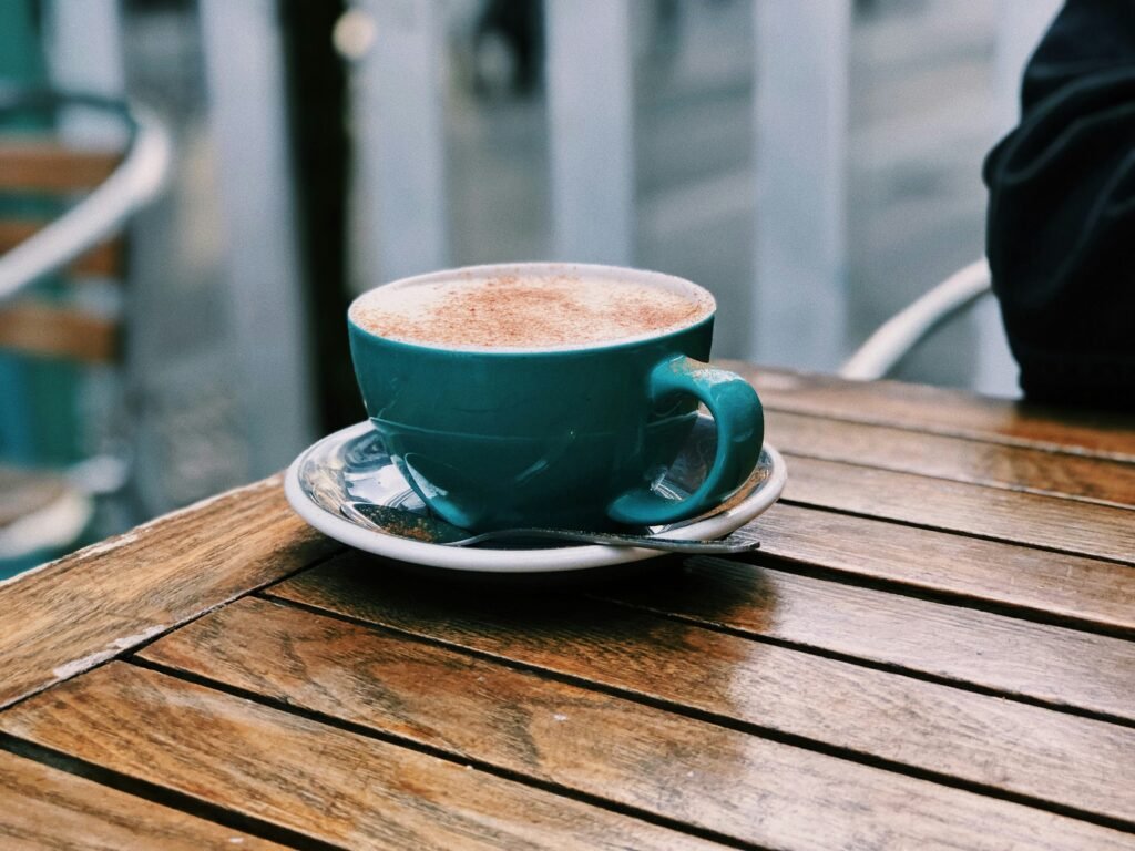 chai latte with cardamom